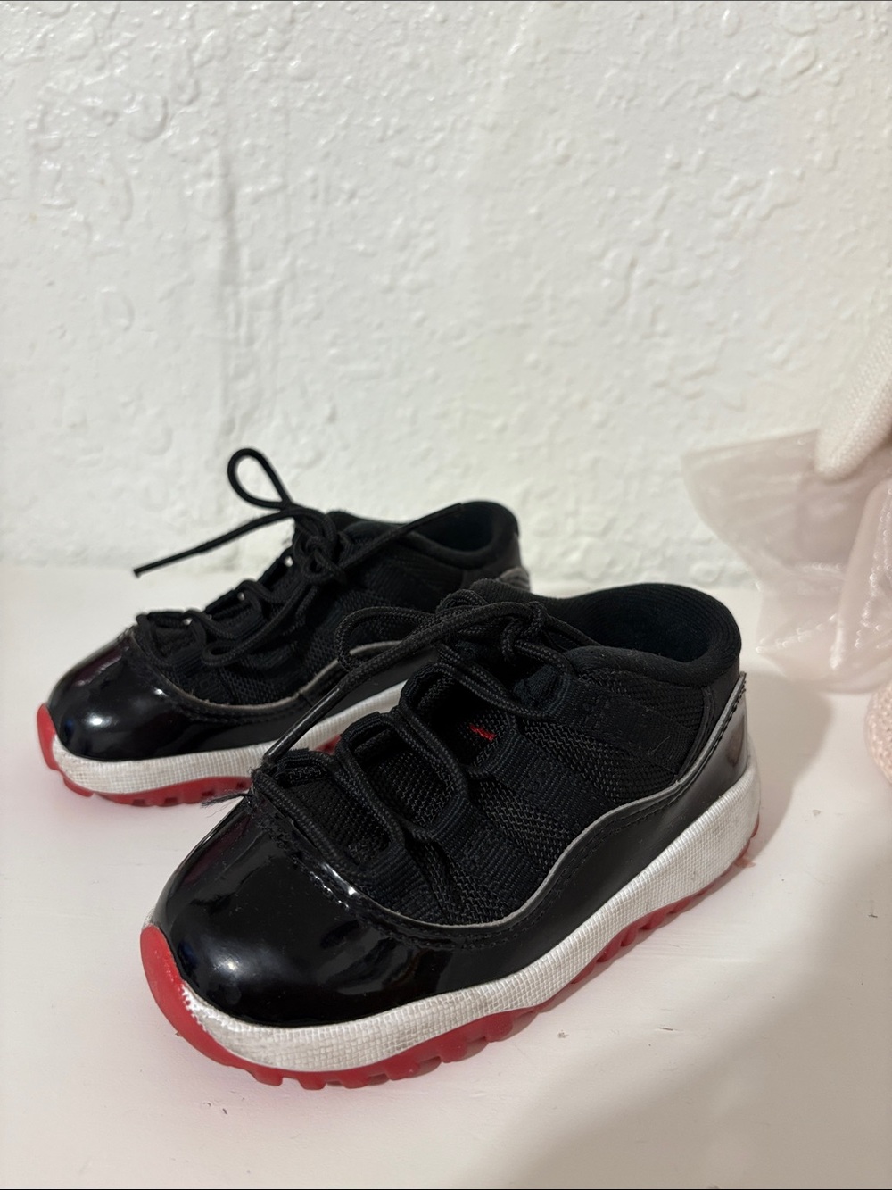 Jordan Kids Black and Red Low-Top Sneakers